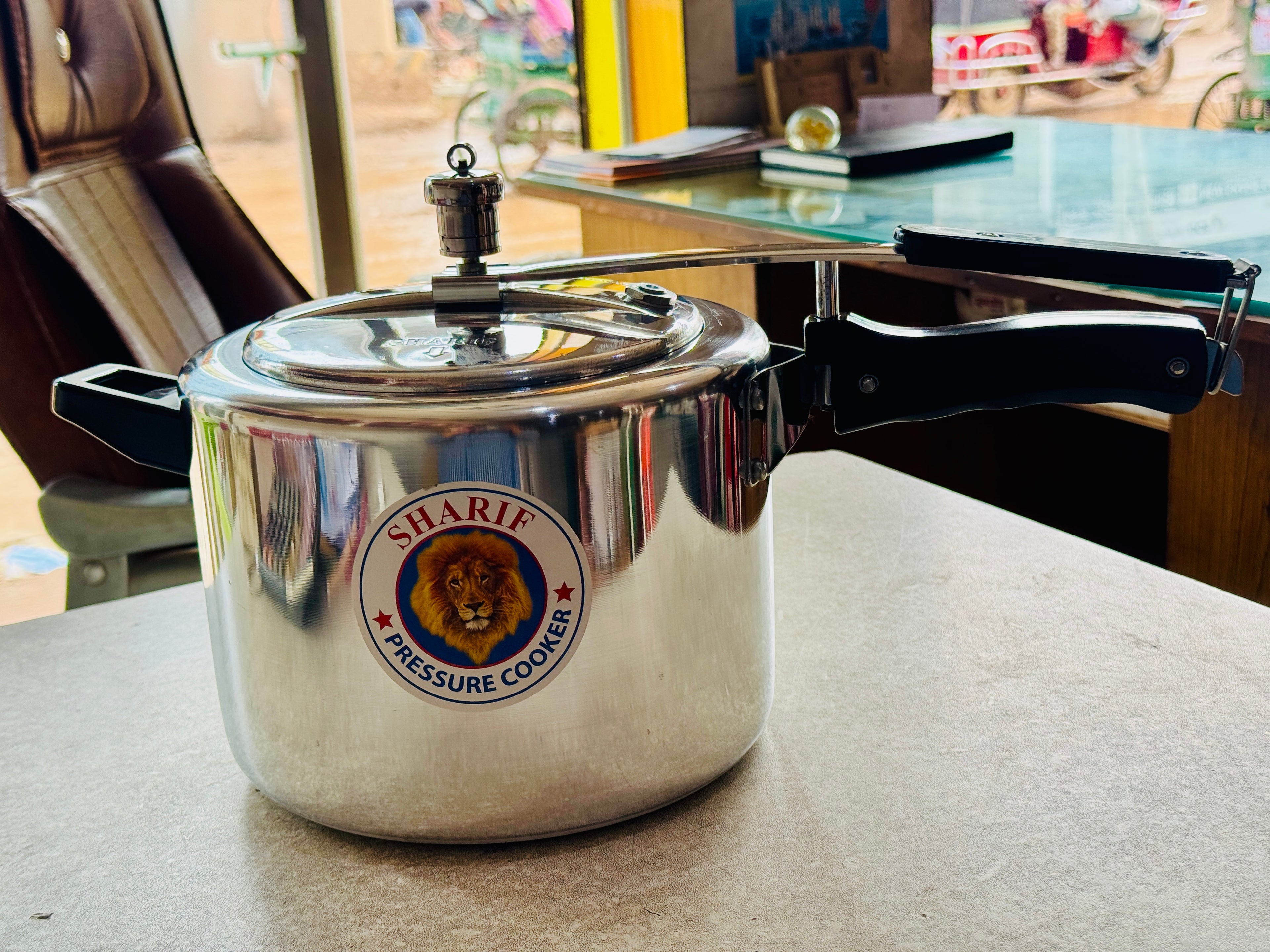 Sharif Classic Pressure Cooker